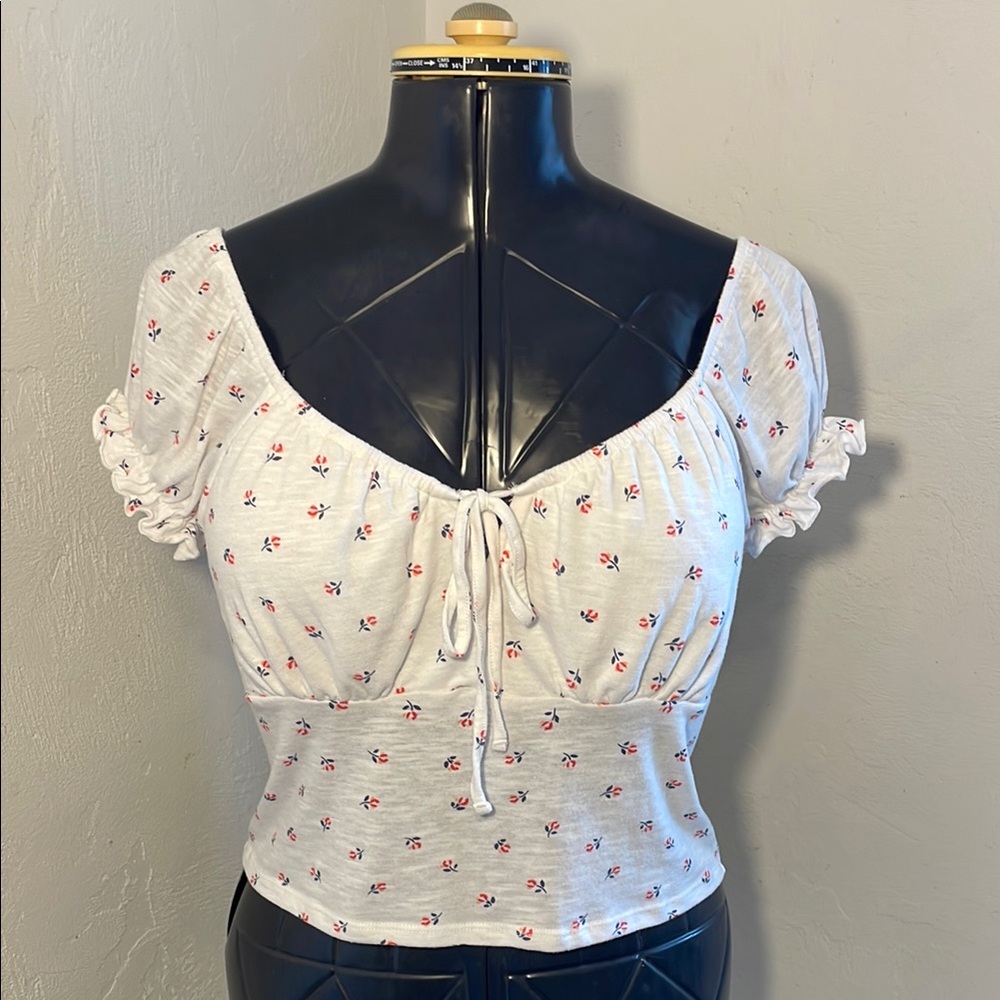 SO Crop Top White with Red Flowers Tie-neck